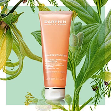 Illuminating micellar cleanser